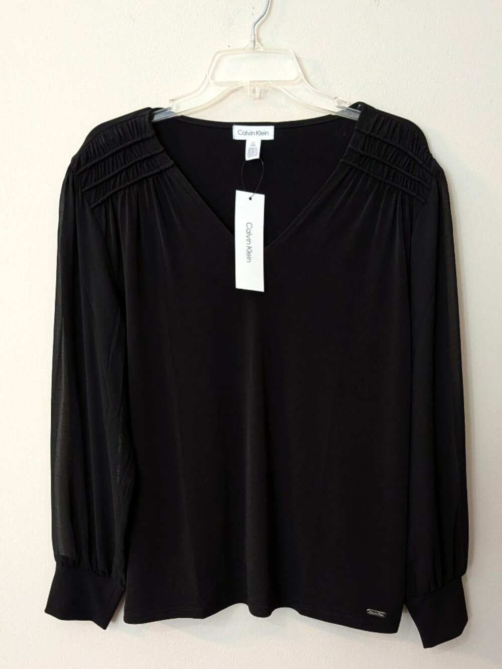 NWT Calvin Klein Women’s Black V-Neck Long Sleeve Blouse – Size Large